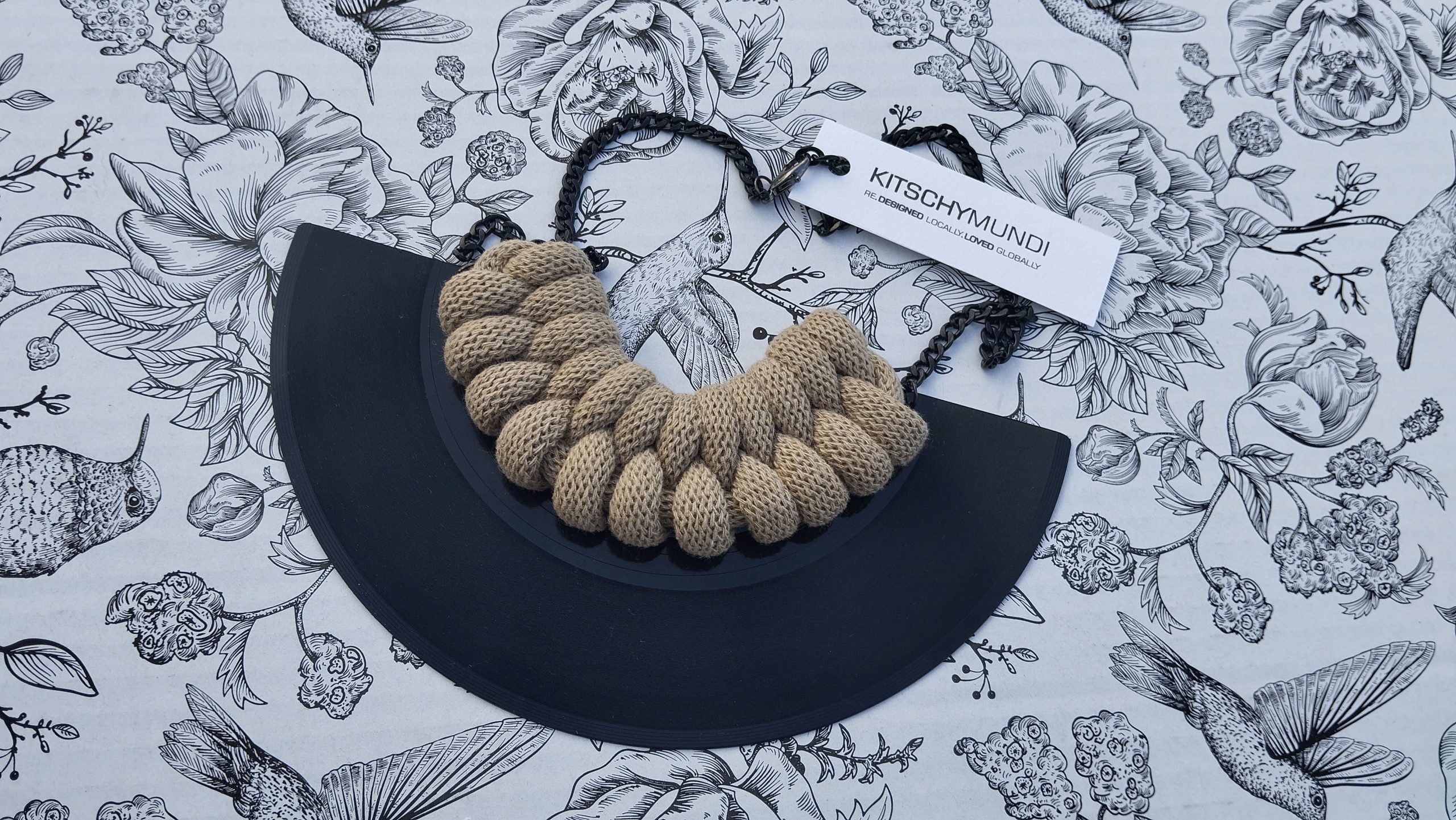 Verižica Vinyl&Rope Knot - Sand - slika 3