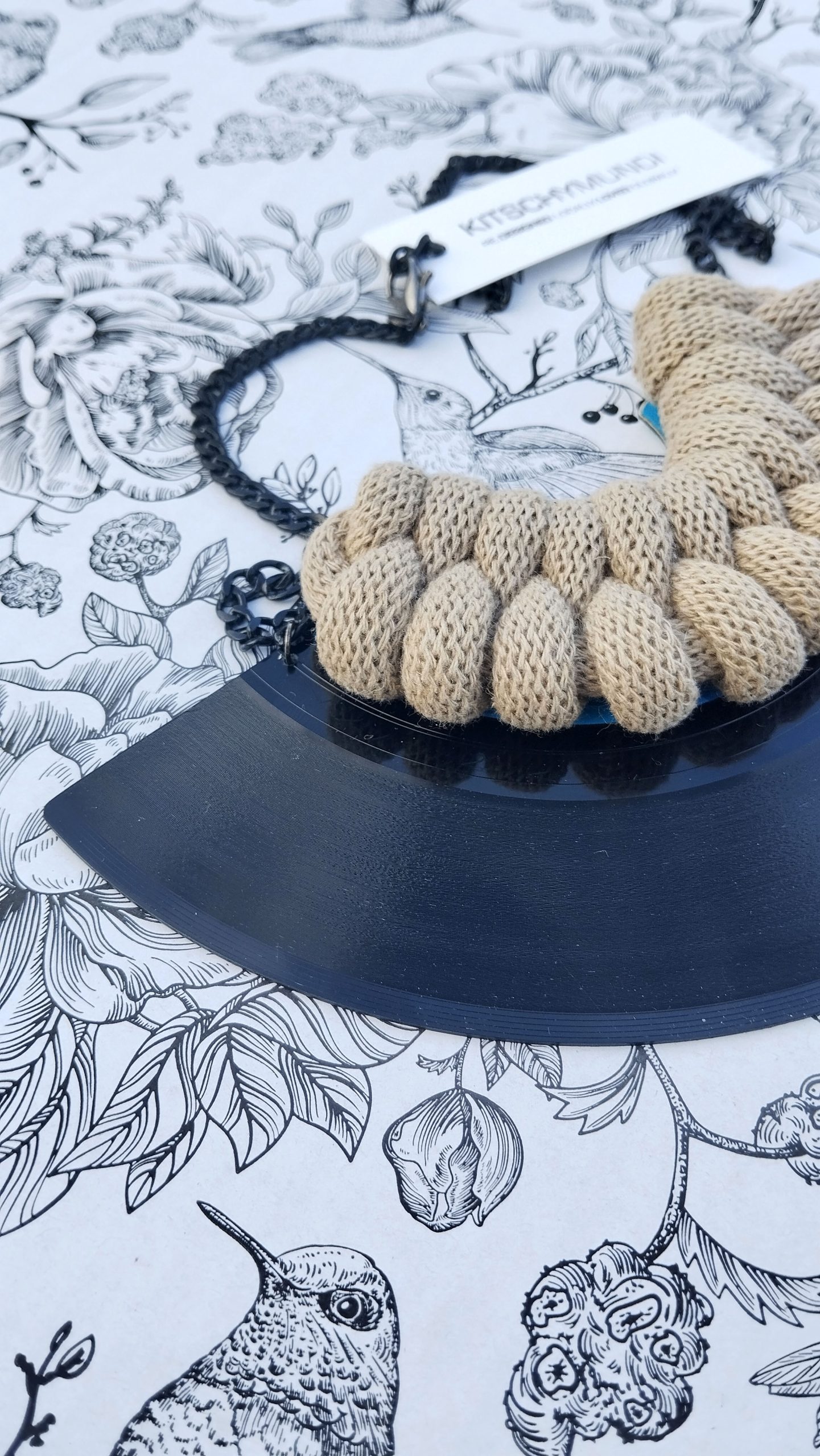 Verižica Vinyl&Rope Knot - Sand - slika 2
