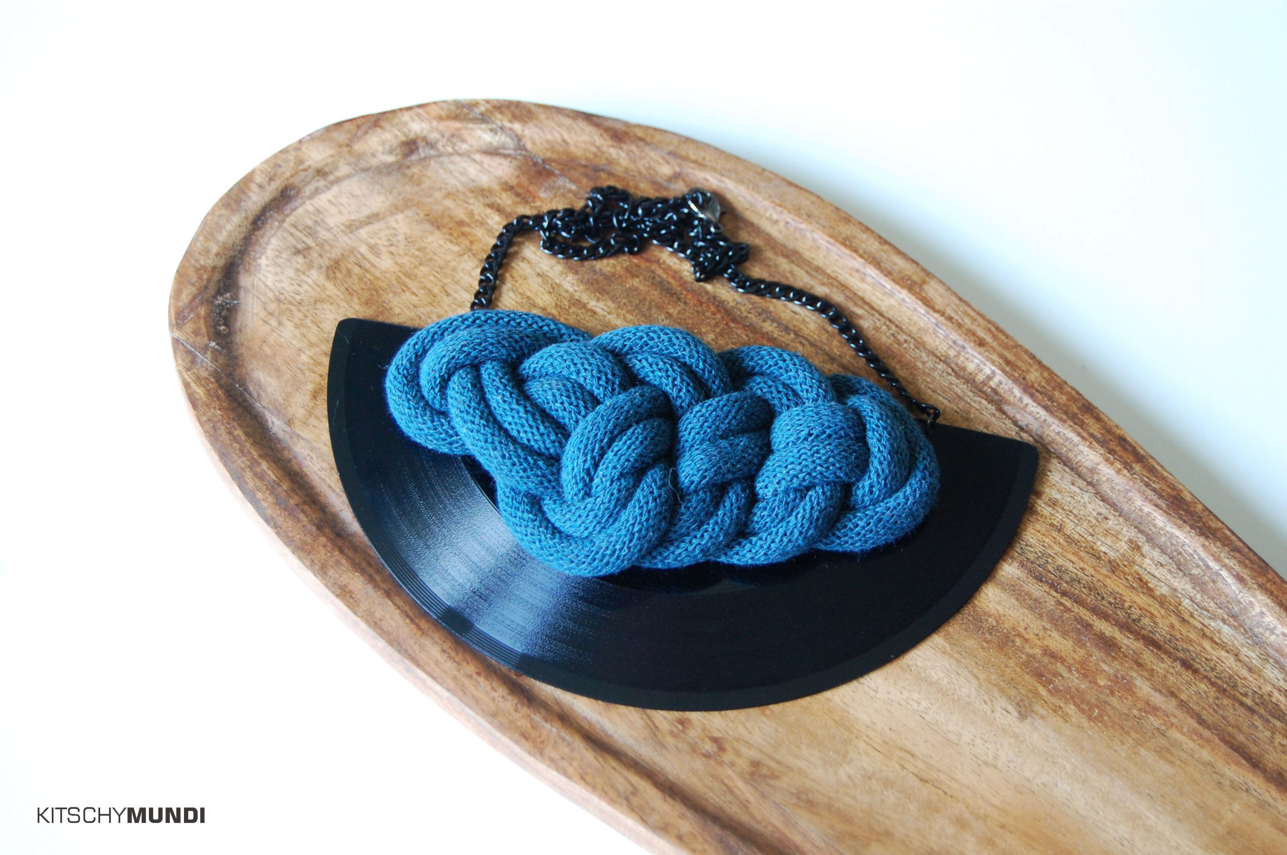 Verižica Vinyl&Rope Wave - PeacockBlue