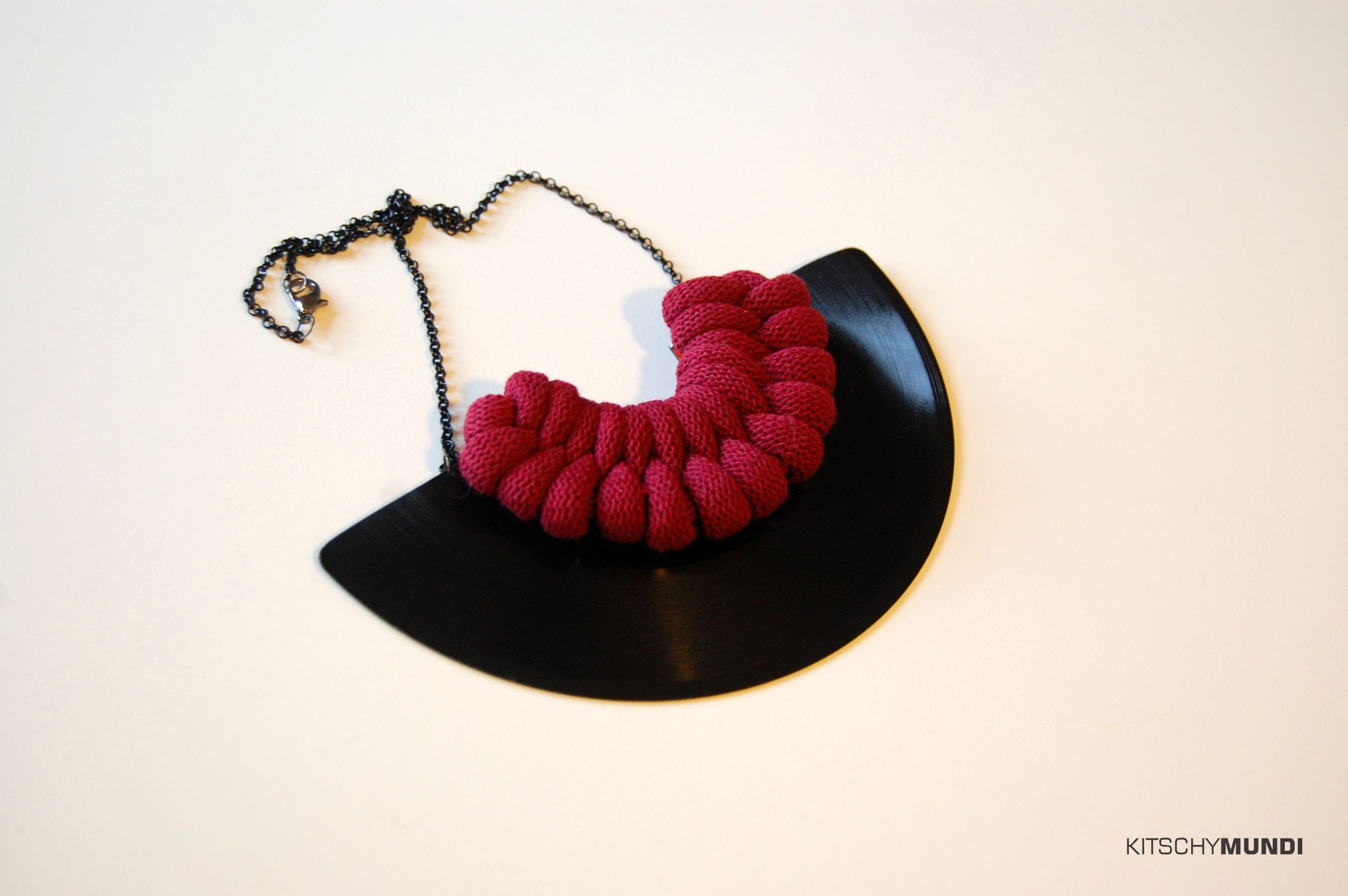 Verižica Vinyl&Rope Knot - Vine Red - Image 2