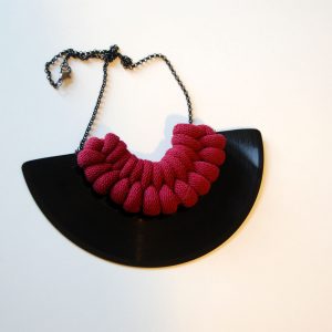 Verižica Vinyl&Rope Knot - Vine Red