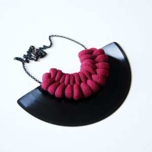 Verižica Vinyl&Rope Knot - Vine Red